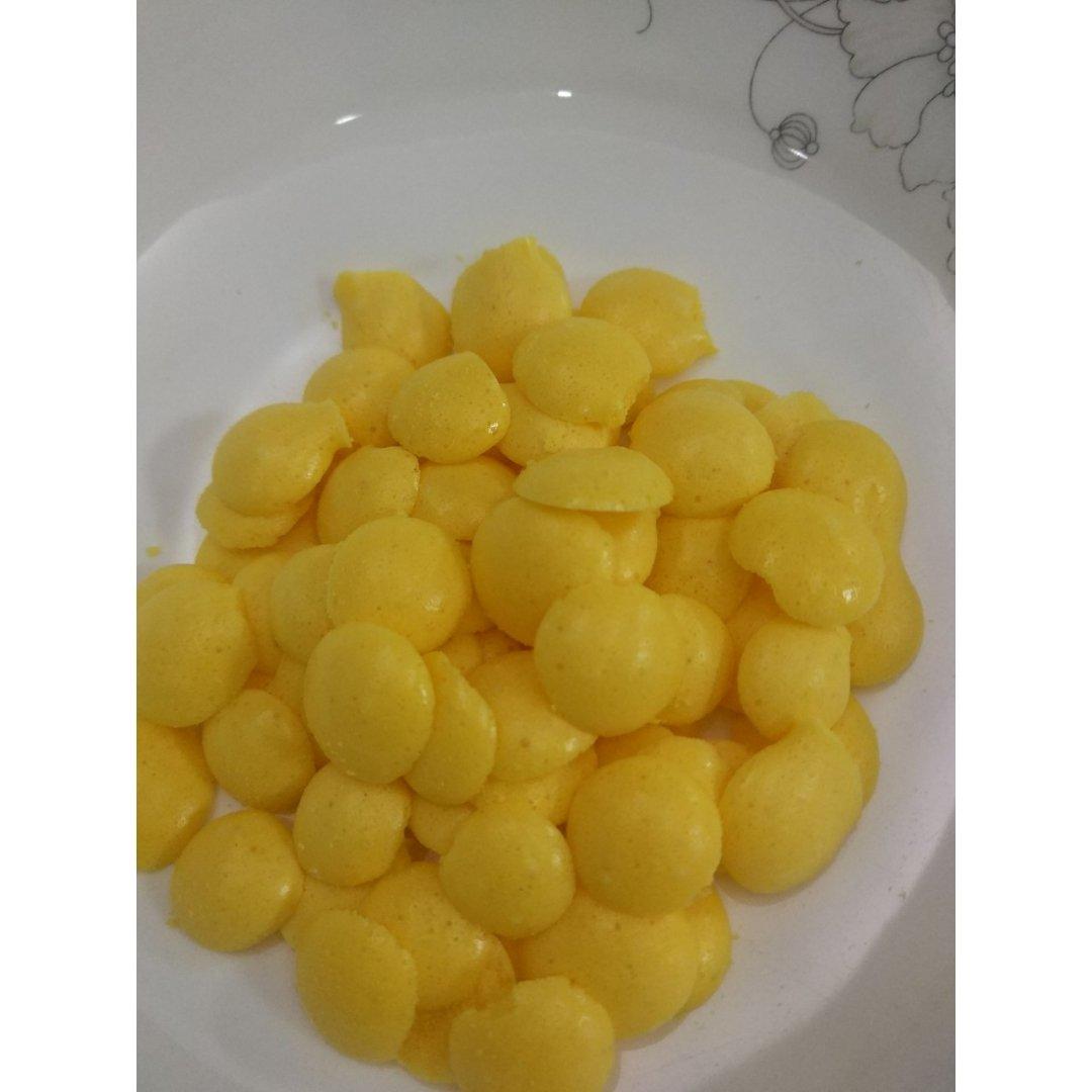 蛋黄溶豆