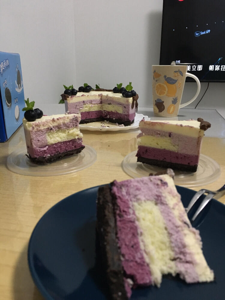 超梦幻的渐变蓝莓冻芝士