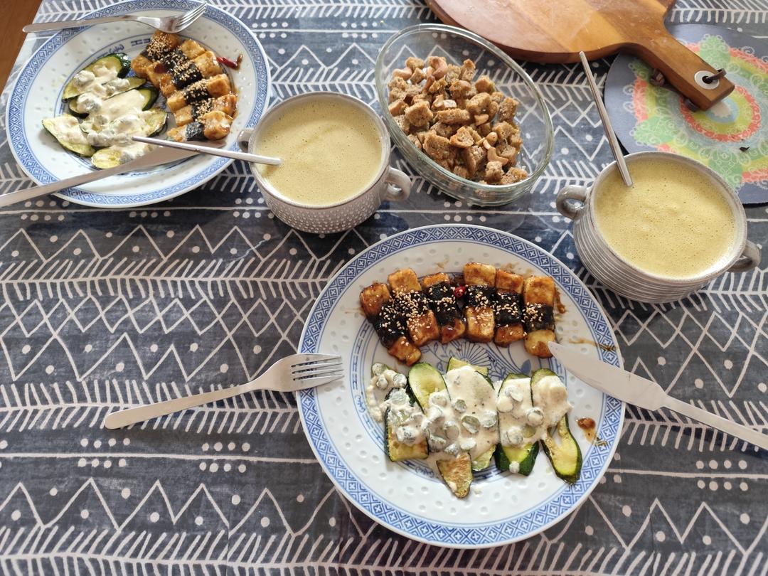 煎节瓜（西葫芦）附奶油酱制作方法