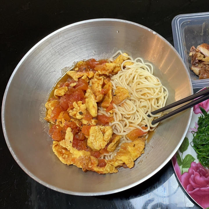 恨不得抱着锅舔的番茄鸡蛋面