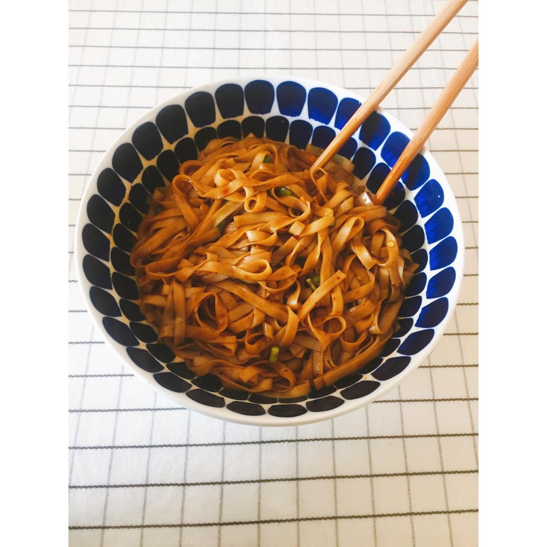 辣辣的干拌面