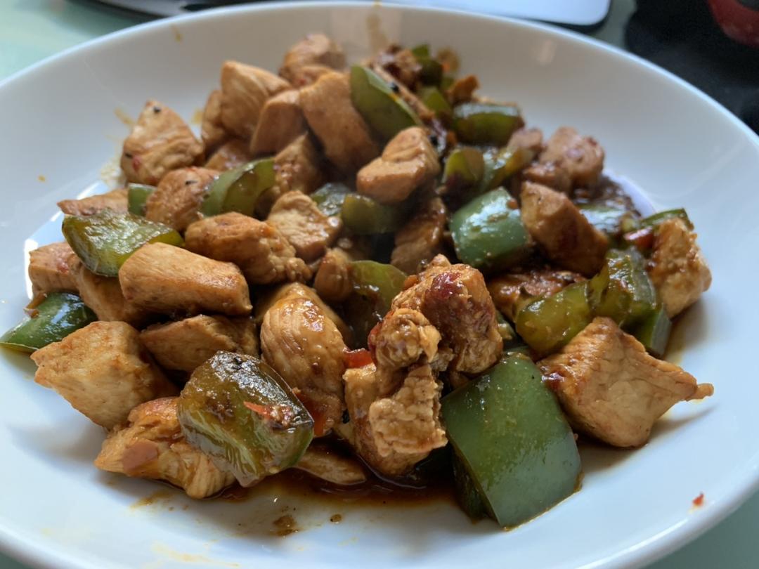 健身减肥最爱的鸡胸料理！——彩椒鸡丁