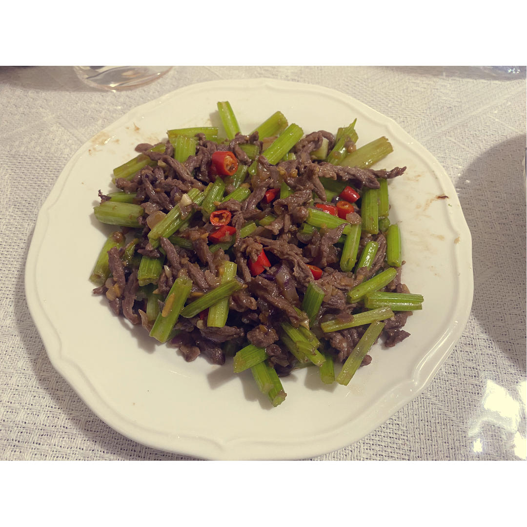㊙️家常菜‼️芹菜小炒牛肉‼️牛肉超级嫩滑哟