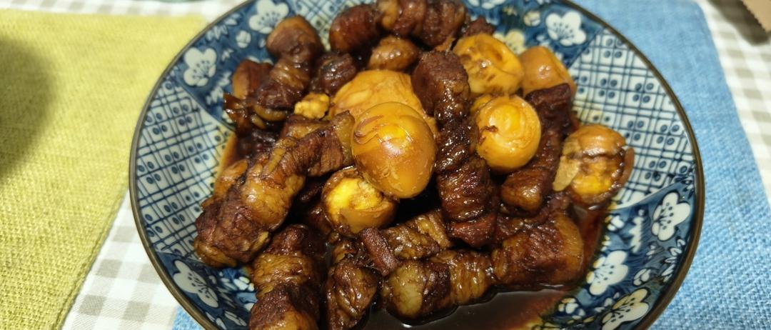 红烧肉炖鹌鹑蛋
