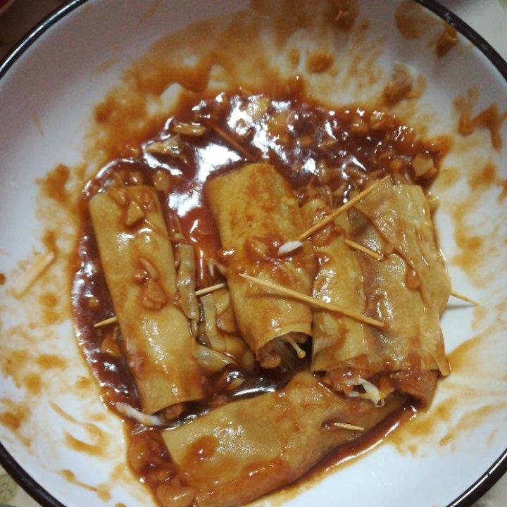 金针菇豆皮卷