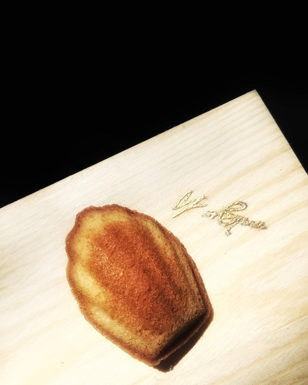 伯爵柠香玛德琳