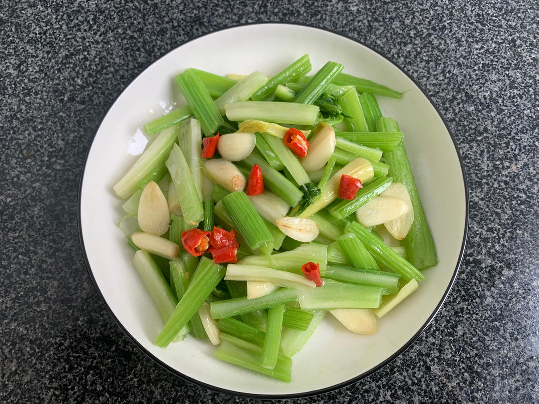 素炒芹菜