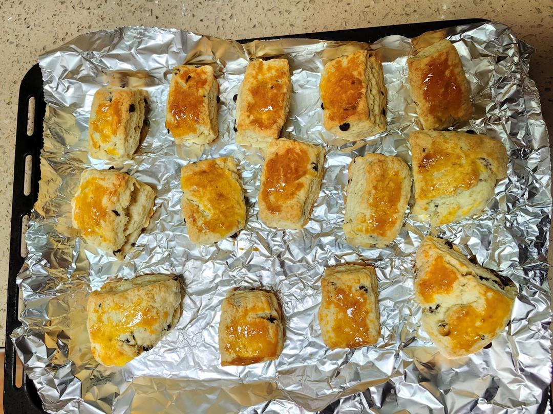 消耗淡奶油的司康