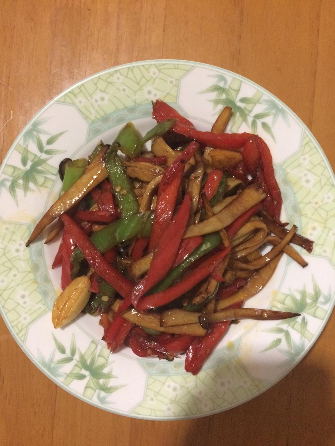 青椒素炒杏鲍菇