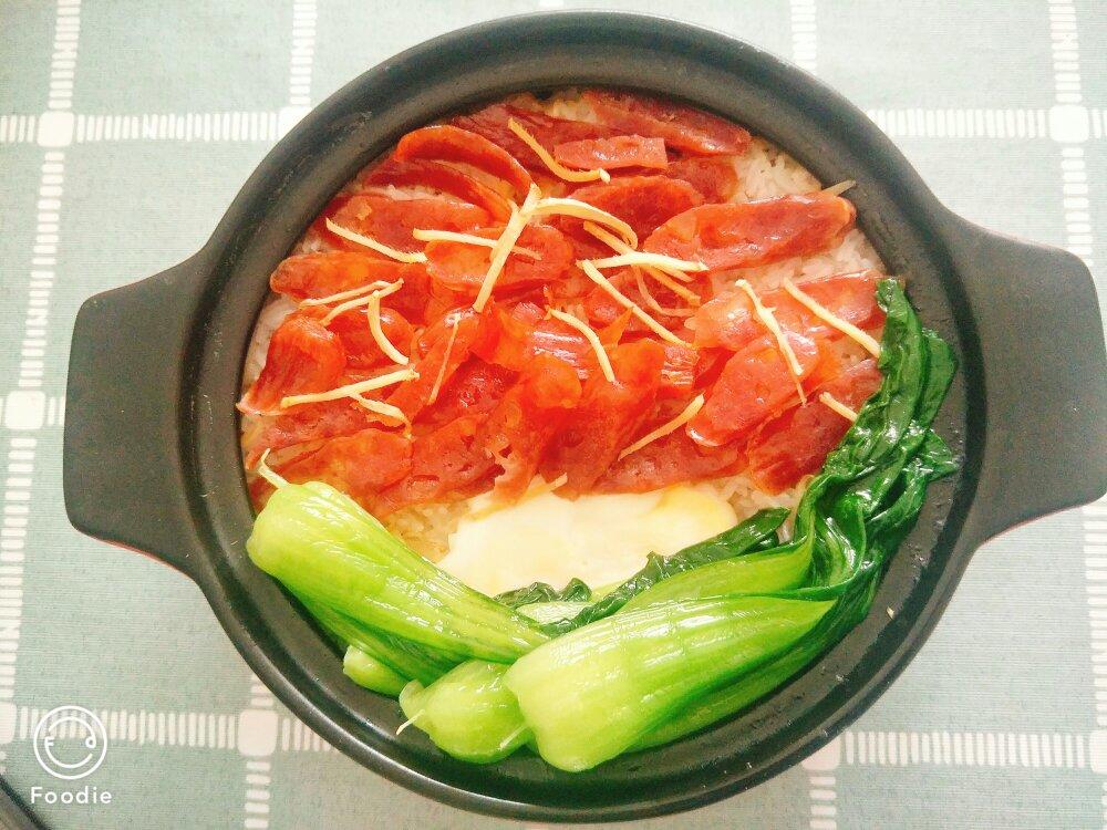 广式腊味煲仔饭