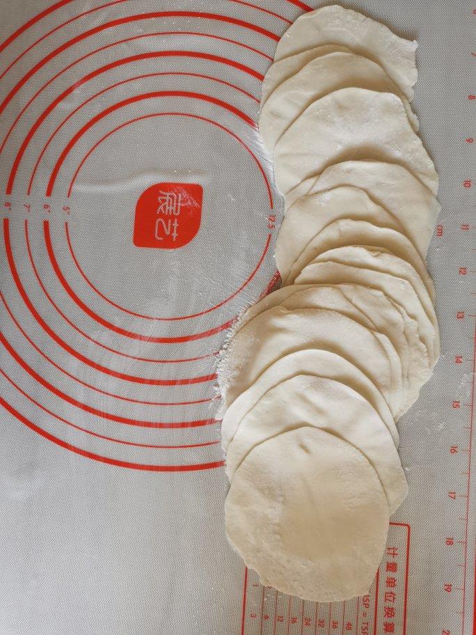 手工揉面三分钟，又韧又薄又好包的饺子皮