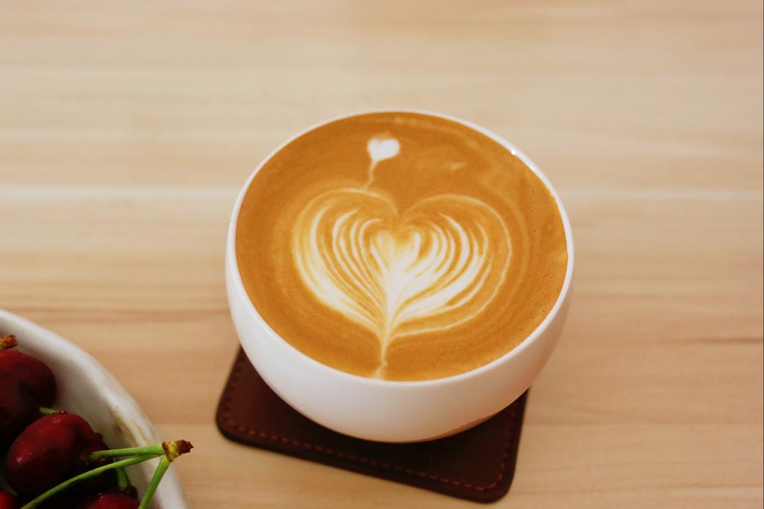 ☕自学拉花不急不嗔🐱