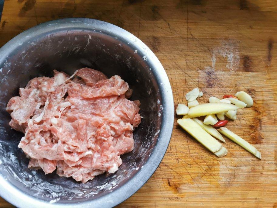超下饭的芹菜炒牛肉