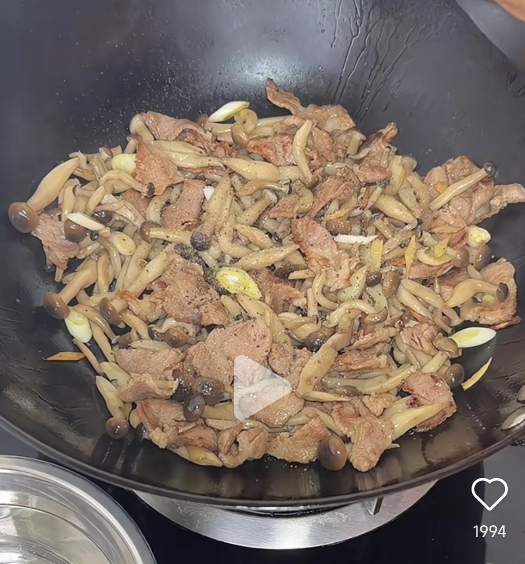 蘑菇炒肉