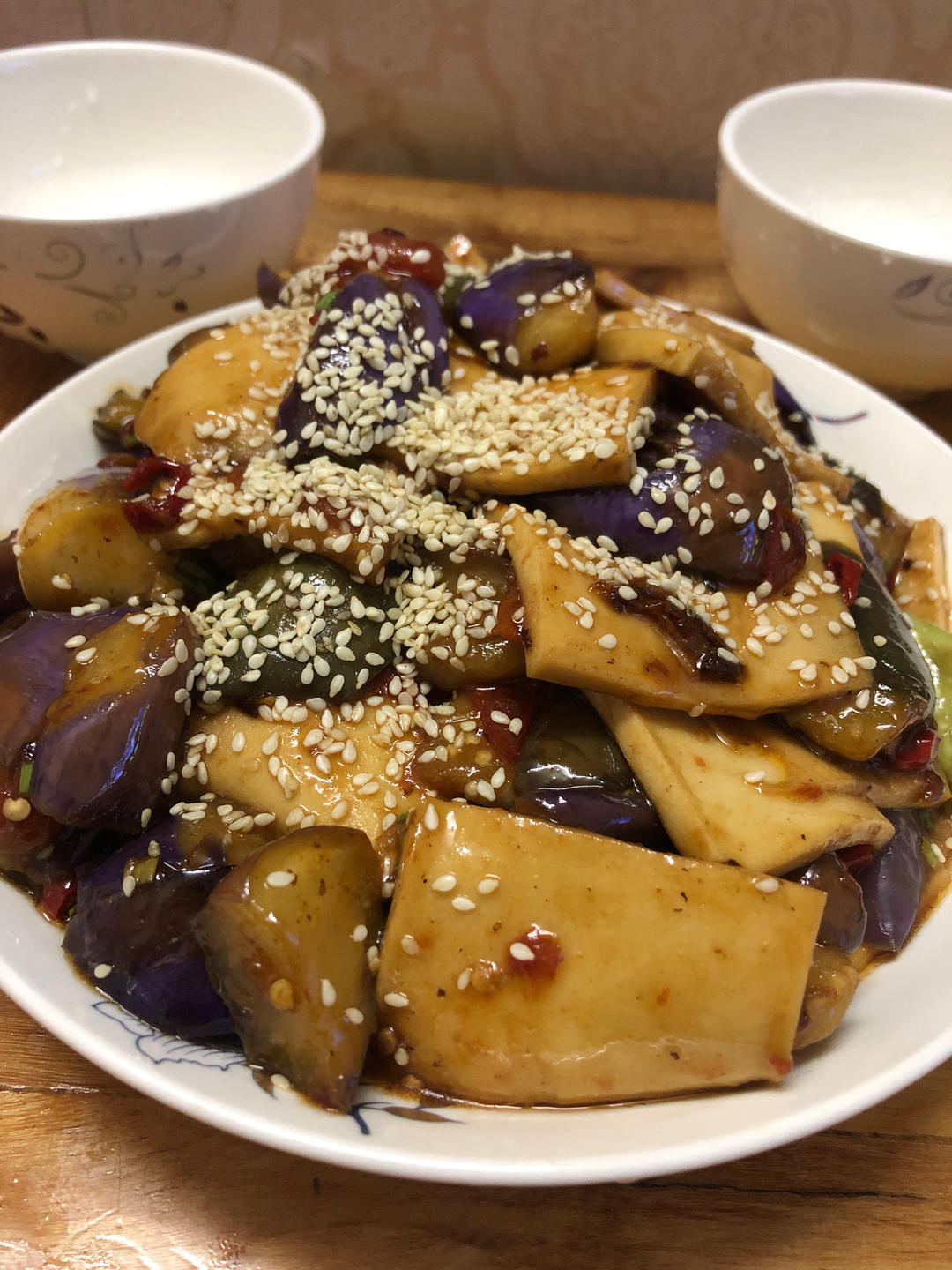 红烧茄子（佐西红柿尖椒）
