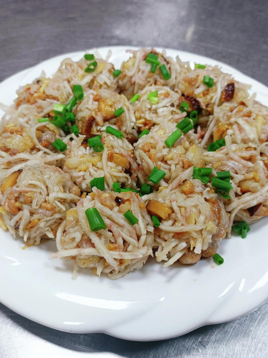 给你们看看我们福建特色香芋肉丸，粉粉糯糯超好吃