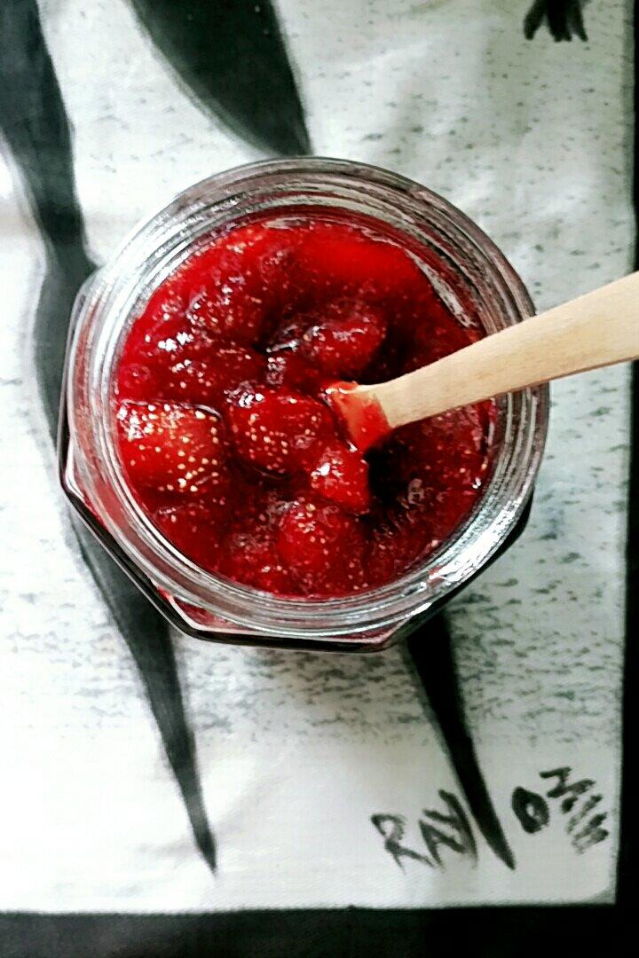 如何熬出一罐颜值爆表的草莓果酱