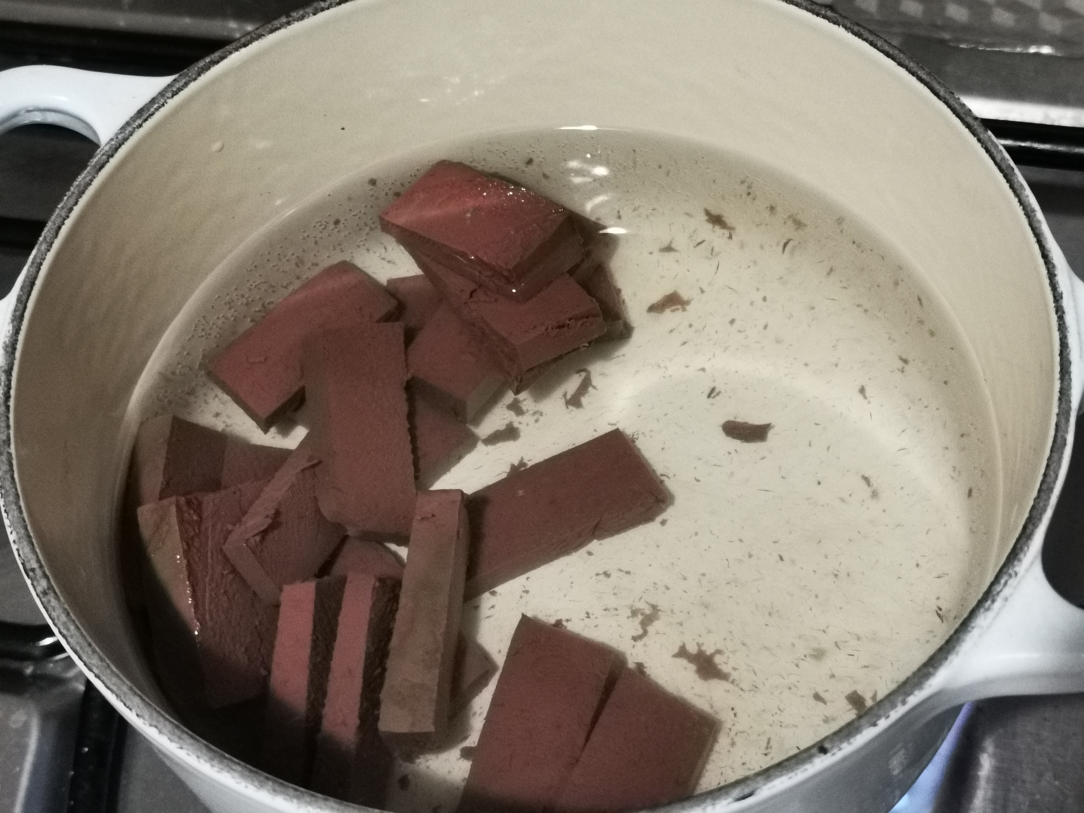 醋椒红白豆腐羹的做法 步骤2