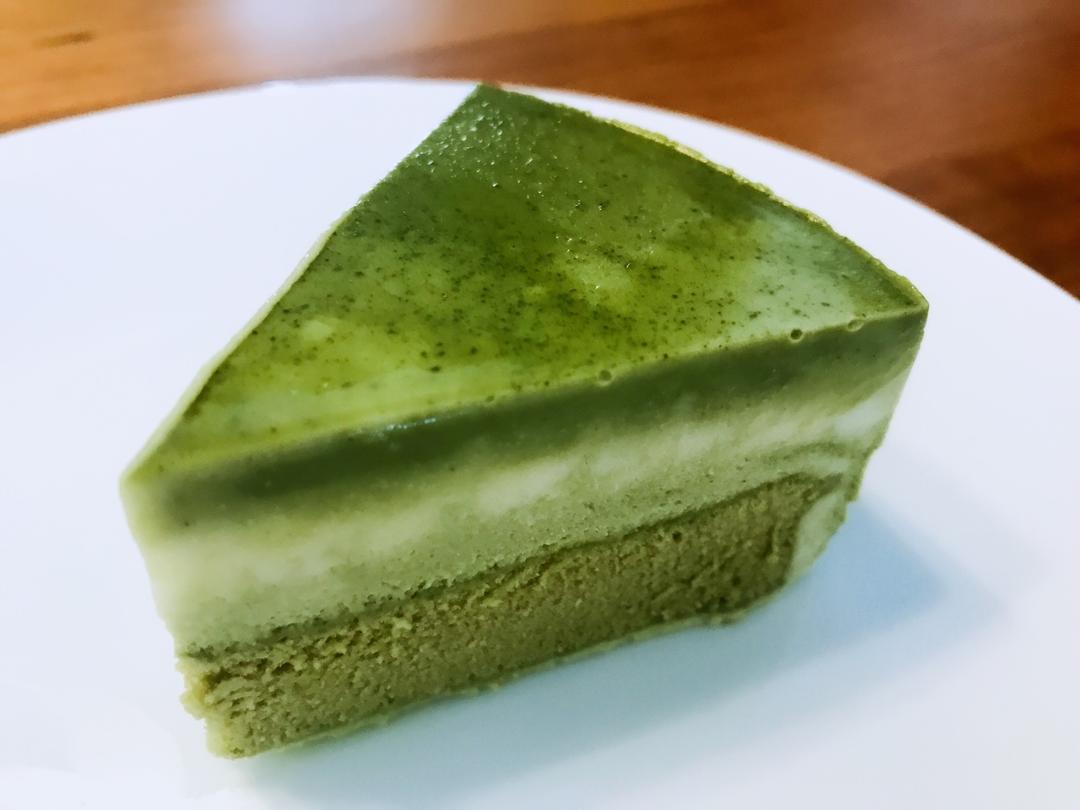 渐变抹茶慕斯蛋糕：我Amanda带着既美又作的抹茶甜点又来了！【曼食慢语】