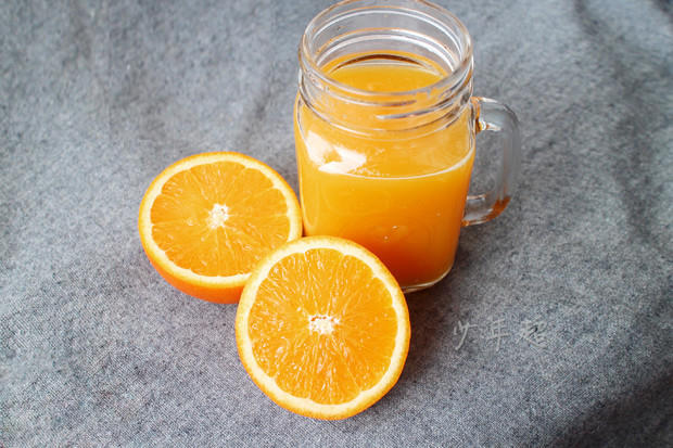 鲜榨橙汁（惠人原汁机）的做法