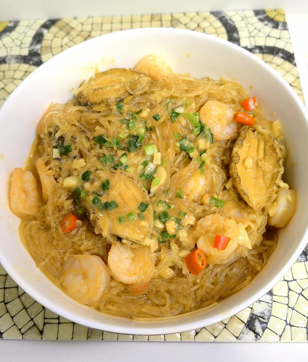 蒜蓉鲍鱼粉丝煲