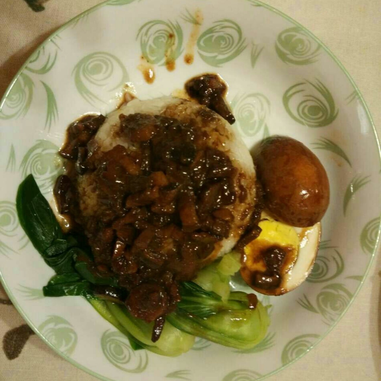 洋葱酥卤肉饭