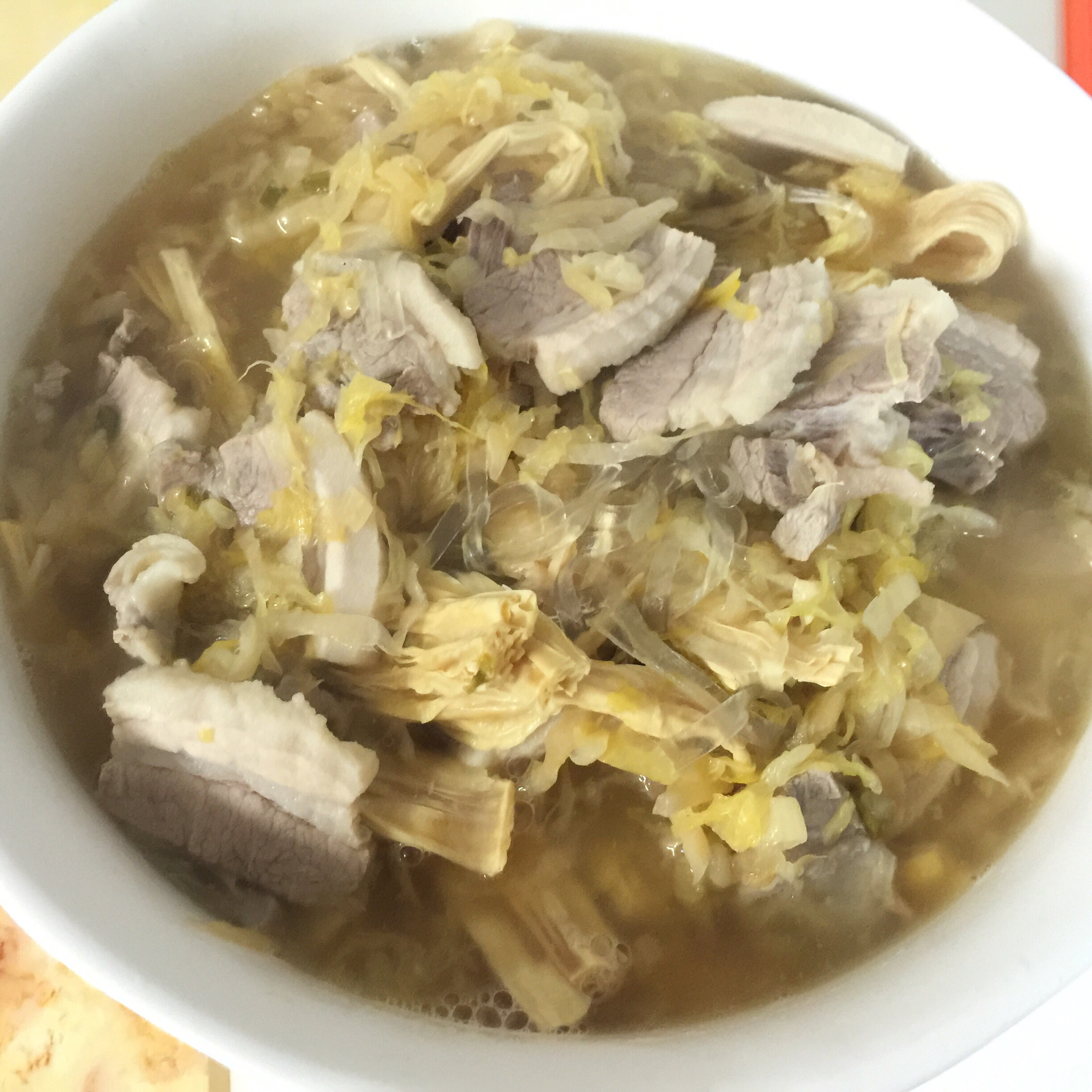 东北酸菜烩白肉粉条