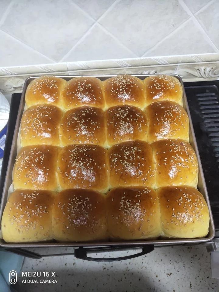 可以一片一片撕着吃的奶油小餐包