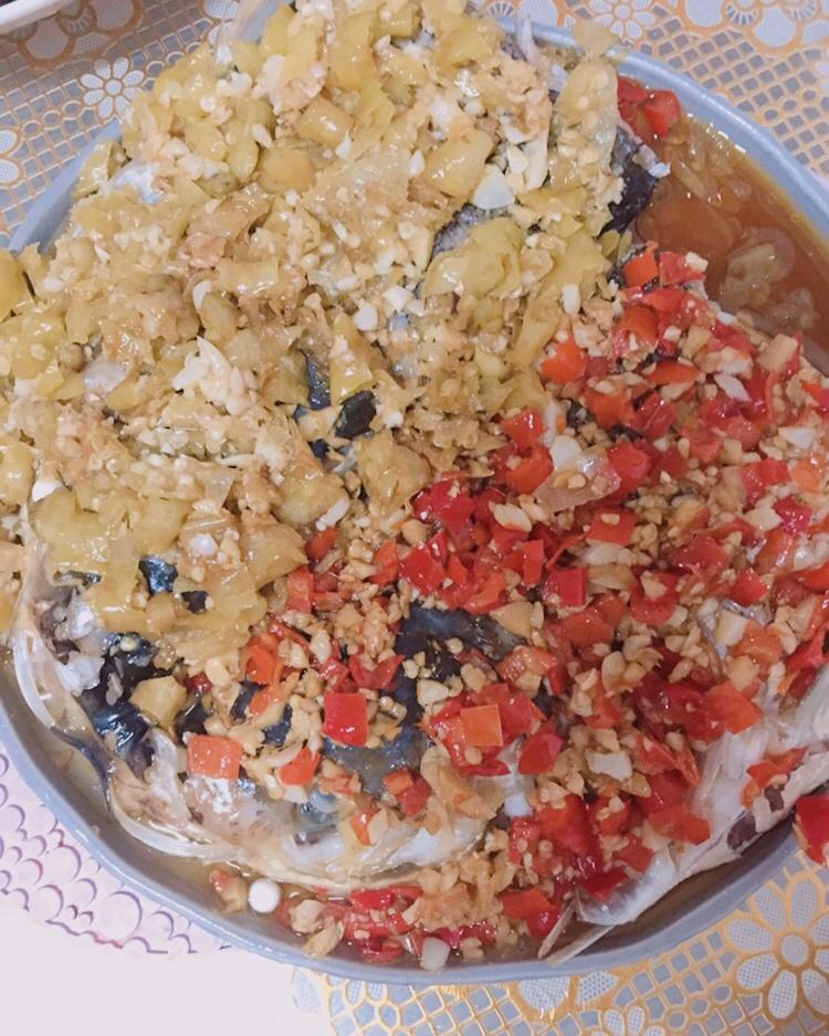 双色剁椒鱼头