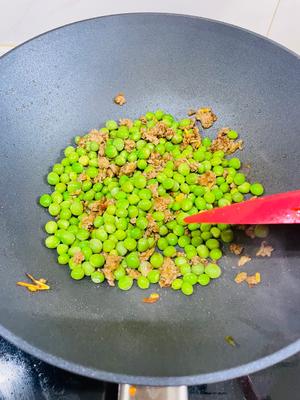 15分钟快手菜：烂肉豌豆的做法 步骤9