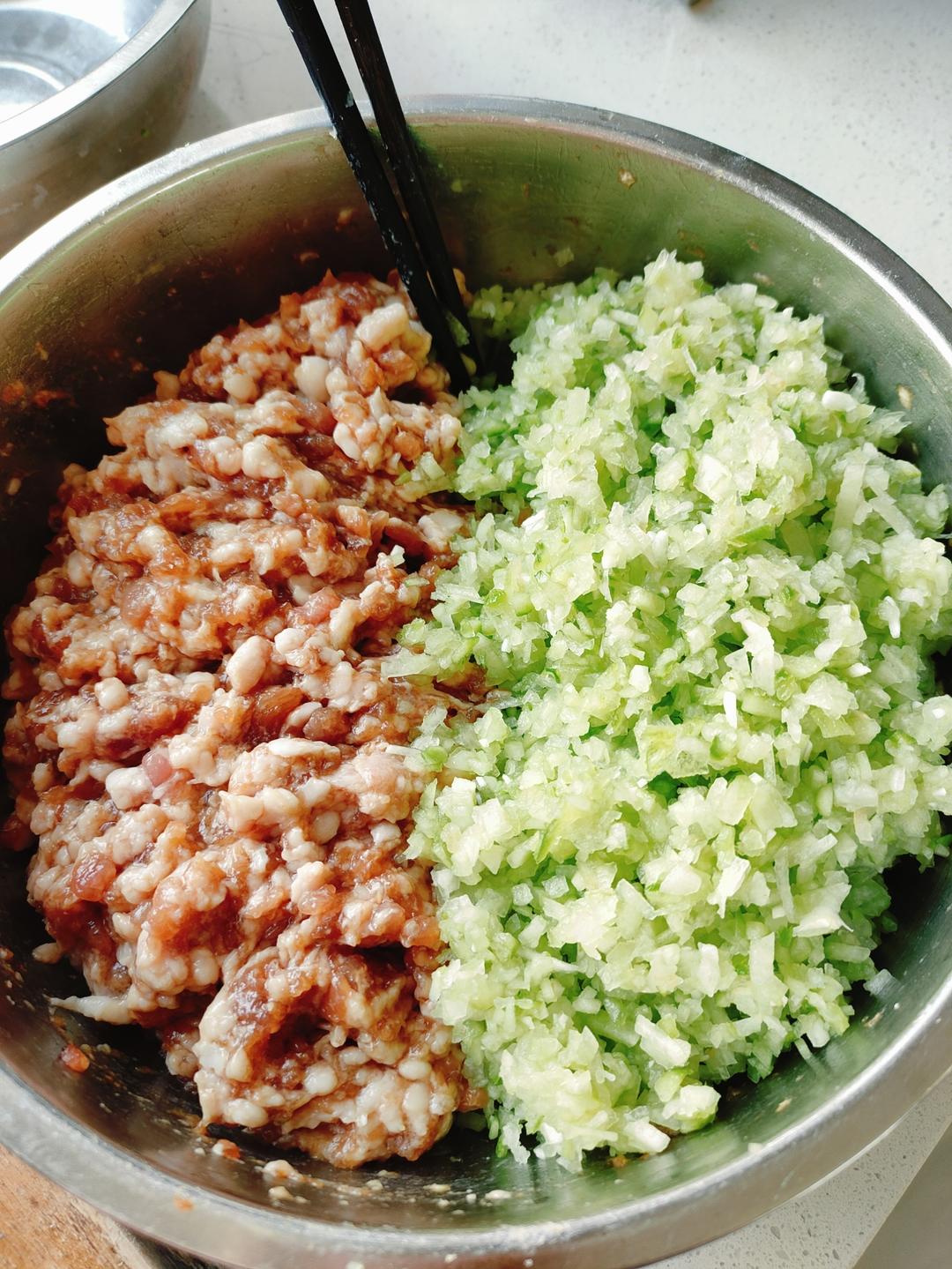 一吃就会爱上的饺子馅：佛手瓜饺子馅！