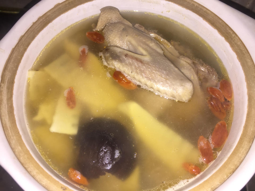 竹笋鸭煲