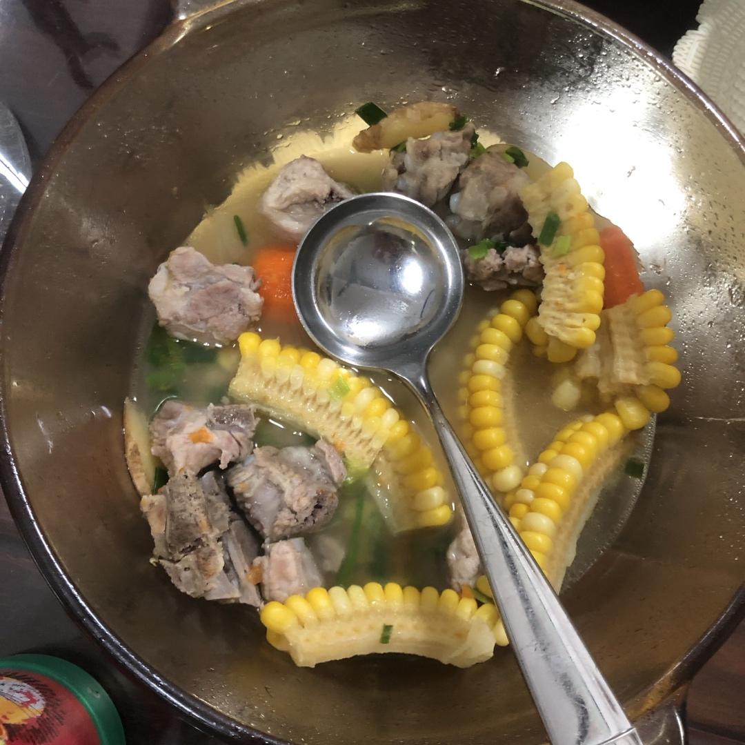 连吃三碗的玉米山药排骨汤
