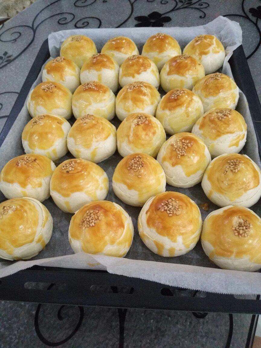 视频 手把手教你做蛋黄酥 厚皮还不用揉出膜 特别好吃