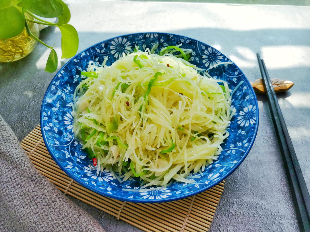 青辣椒炒土豆丝