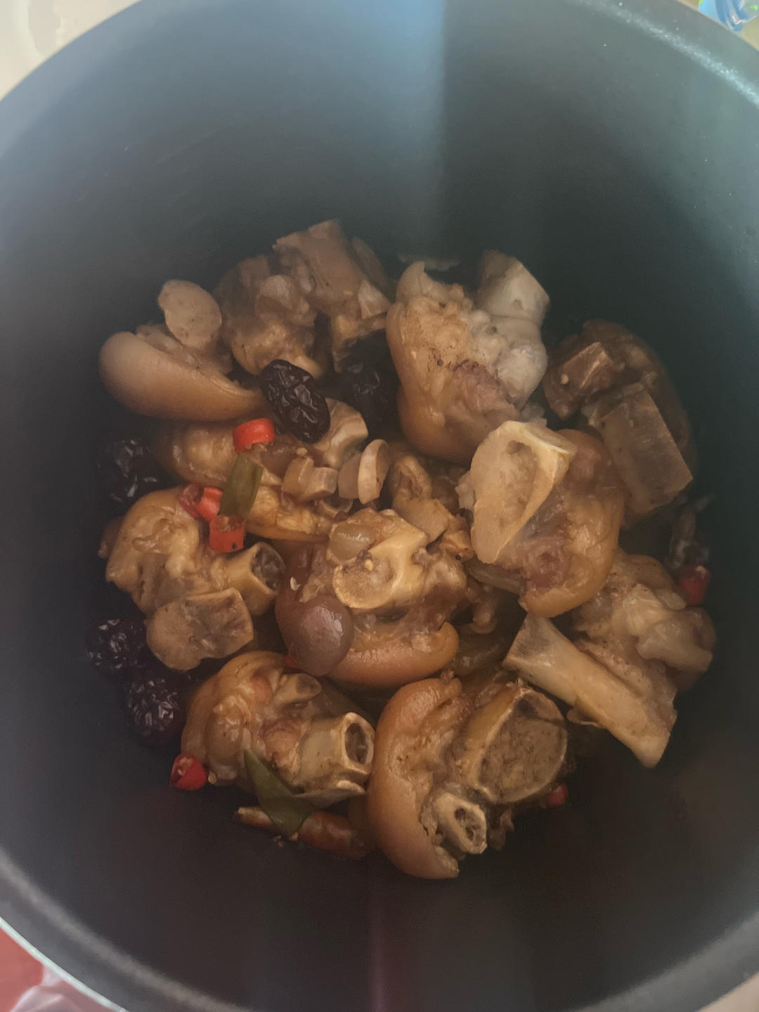 电压力锅版卤猪蹄