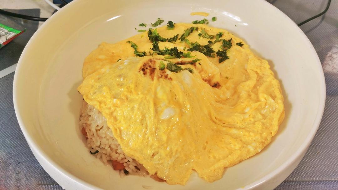 裙子咖喱蛋包饭