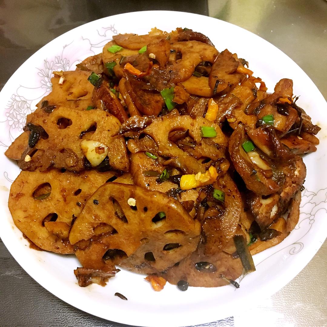 五花肉炒藕片