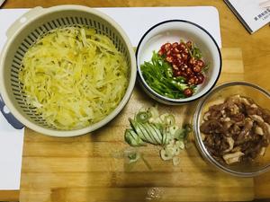 超下饭——榨菜炒肉丝的做法 步骤2