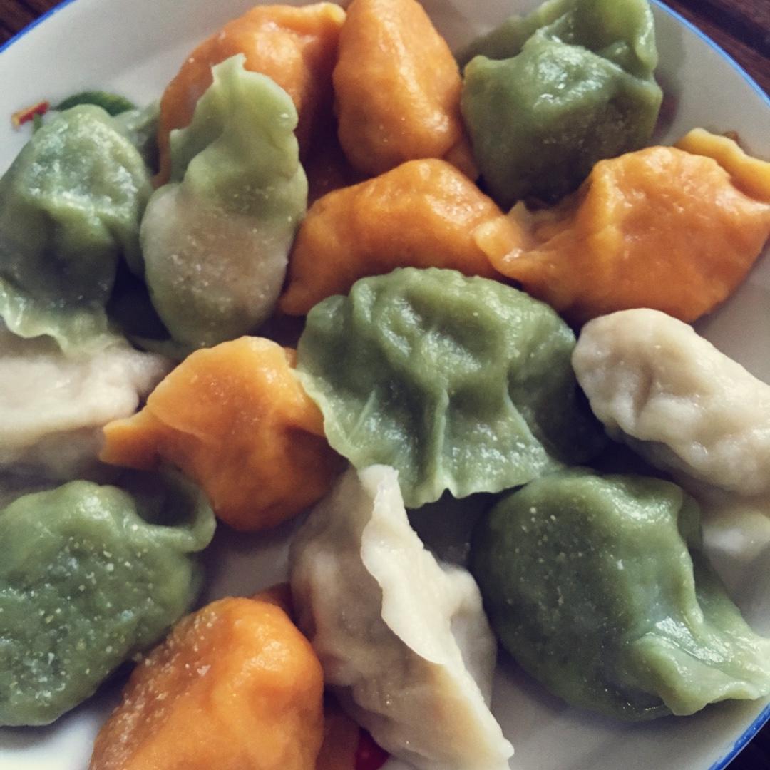 七彩饺子！彩色饺子～