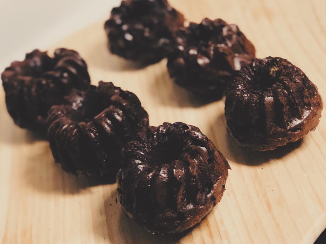 全麦黑巧香蕉马芬（附无麸质版）丨健康·烘焙