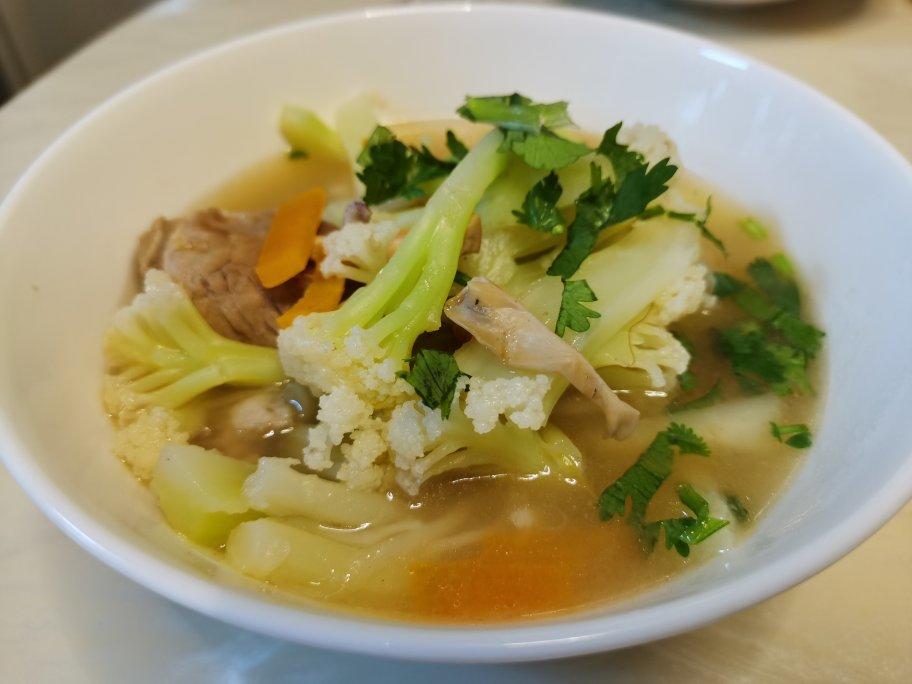 墨鱼排骨汤