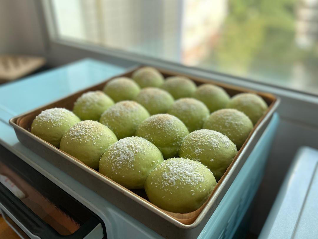 柔软美味‼️斑斓椰蓉小餐包