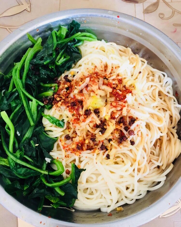 挂面版油泼面