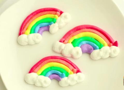 超可爱又简单的彩虹蛋白饼干的做法