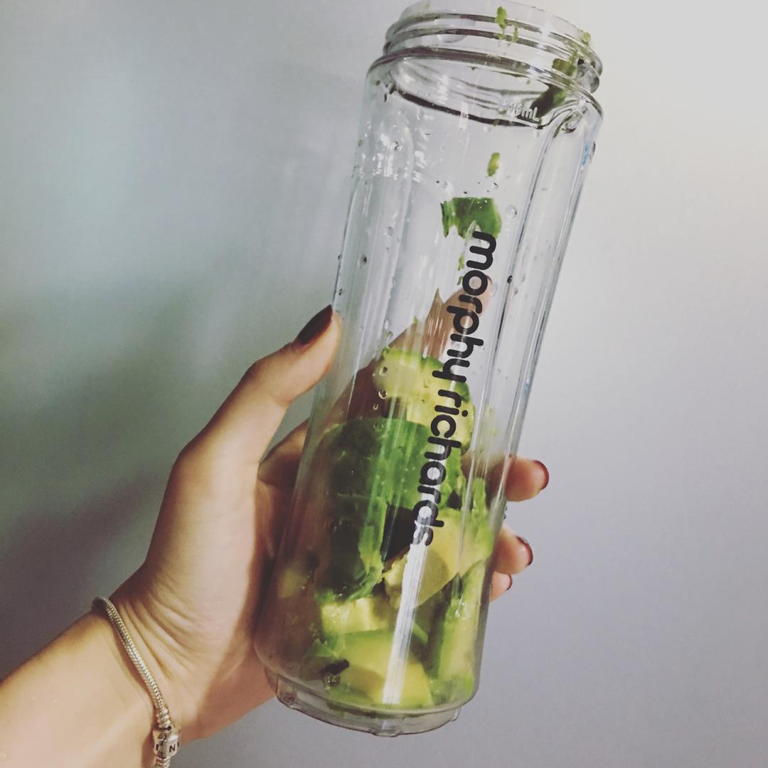 牛油果牛奶