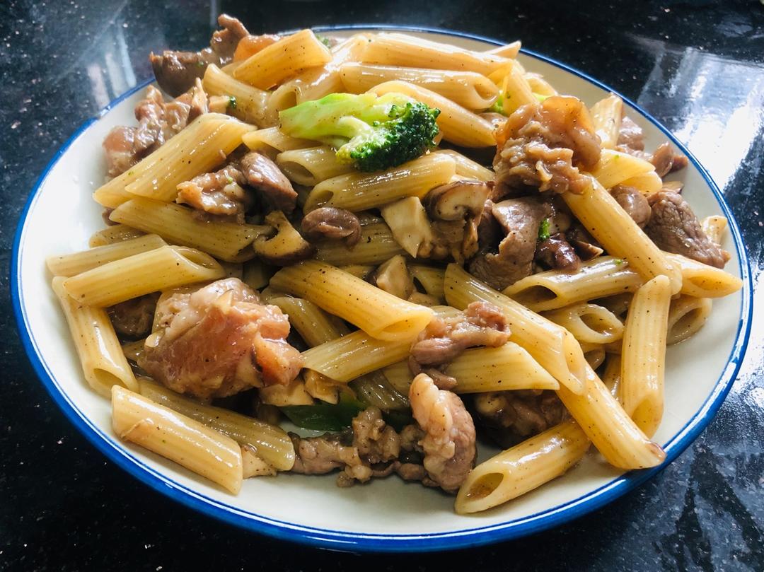 黑椒牛肉意粉