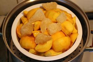 冰糖黄桃/黄桃罐头的做法 步骤1