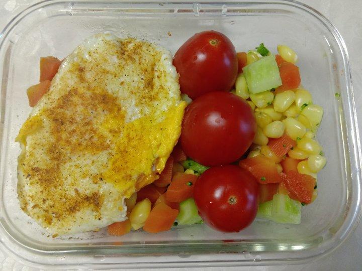 西兰花胡萝卜玉米粒炒肉丁