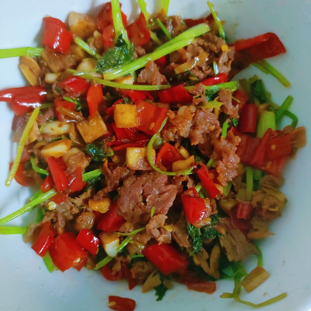 小炒牛肉（肉嫩味香）